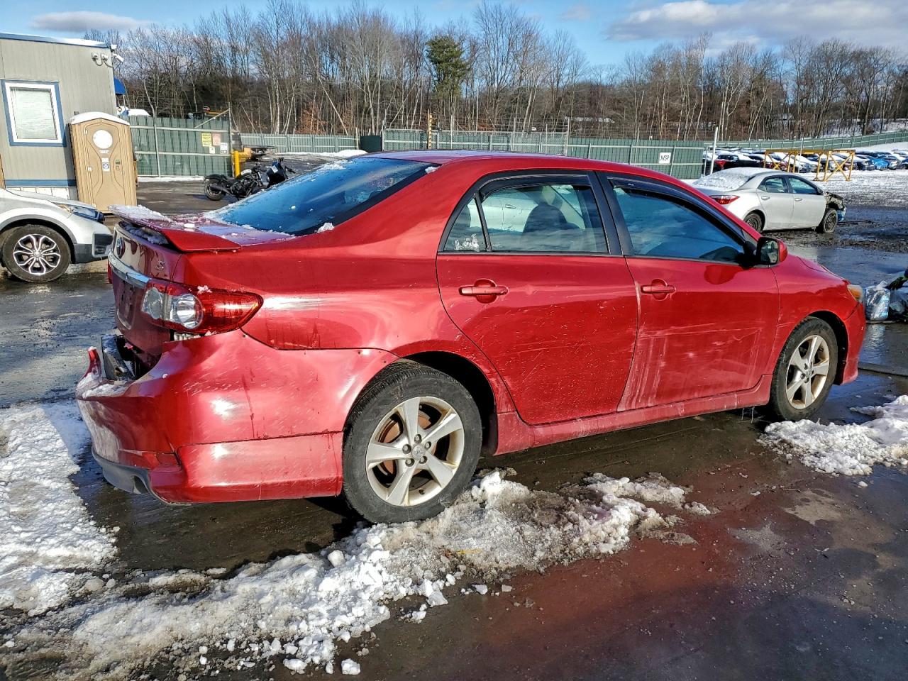 2013 TOYOTA COROLLA BASE photo 3