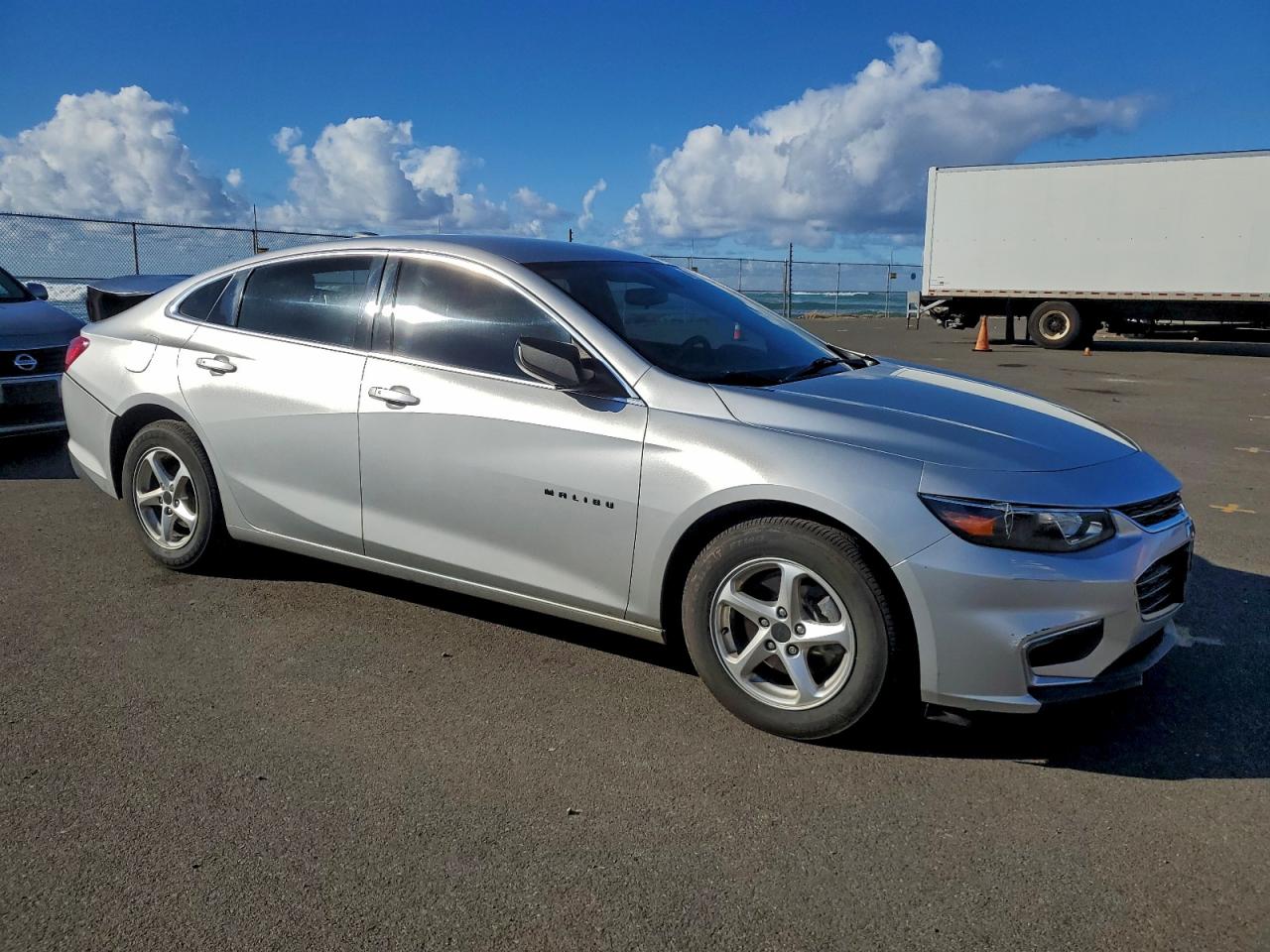 2018 CHEVROLET MALIBU LS photo 4