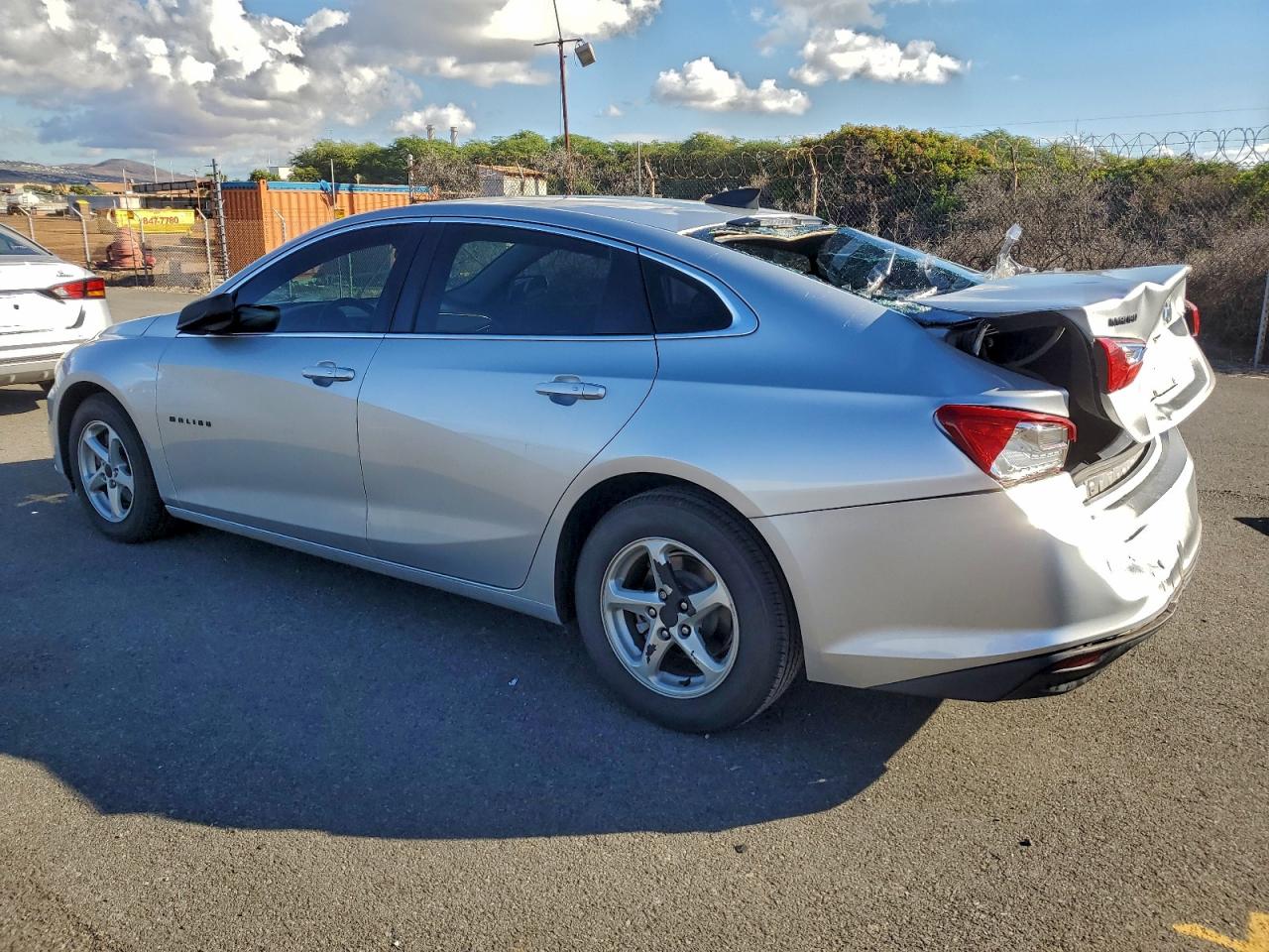 2018 CHEVROLET MALIBU LS photo 2