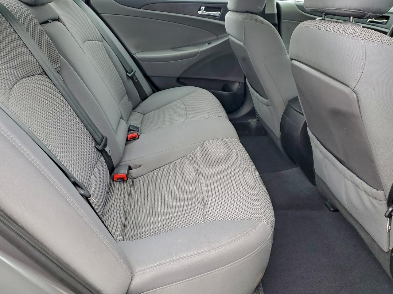 2013 HYUNDAI SONATA GLS photo 10