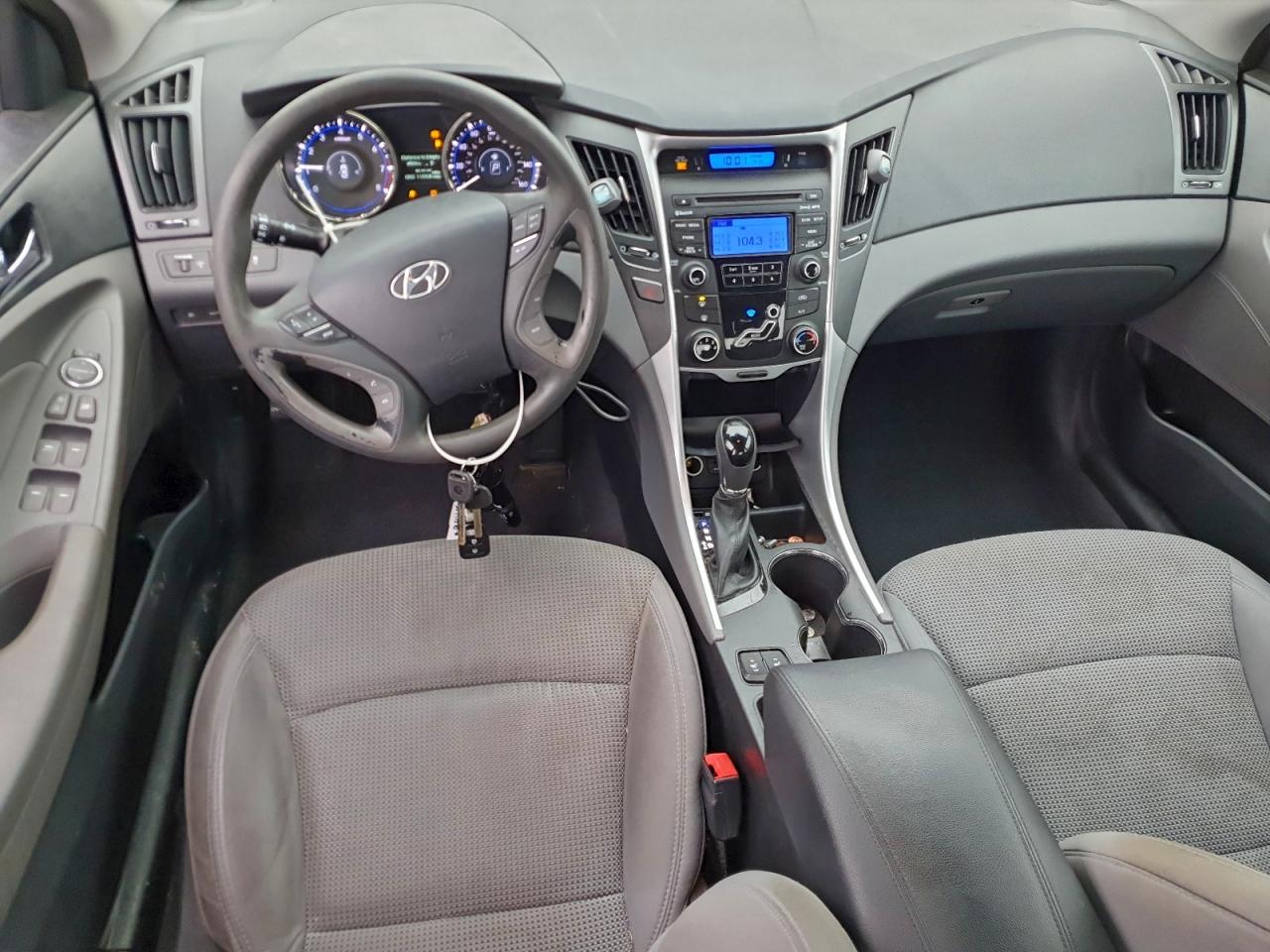2013 HYUNDAI SONATA GLS photo 8