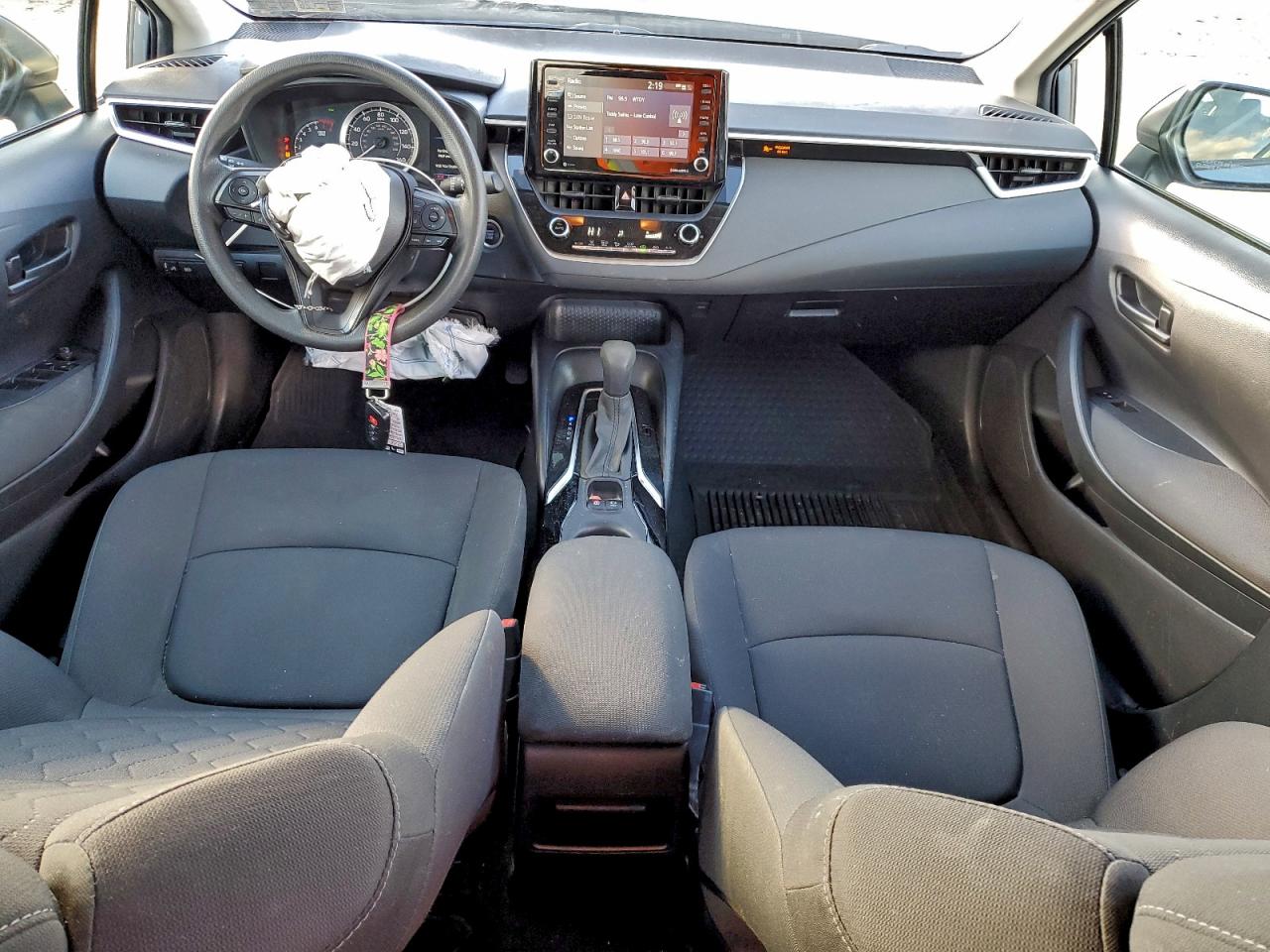 2022 TOYOTA COROLLA LE photo 8