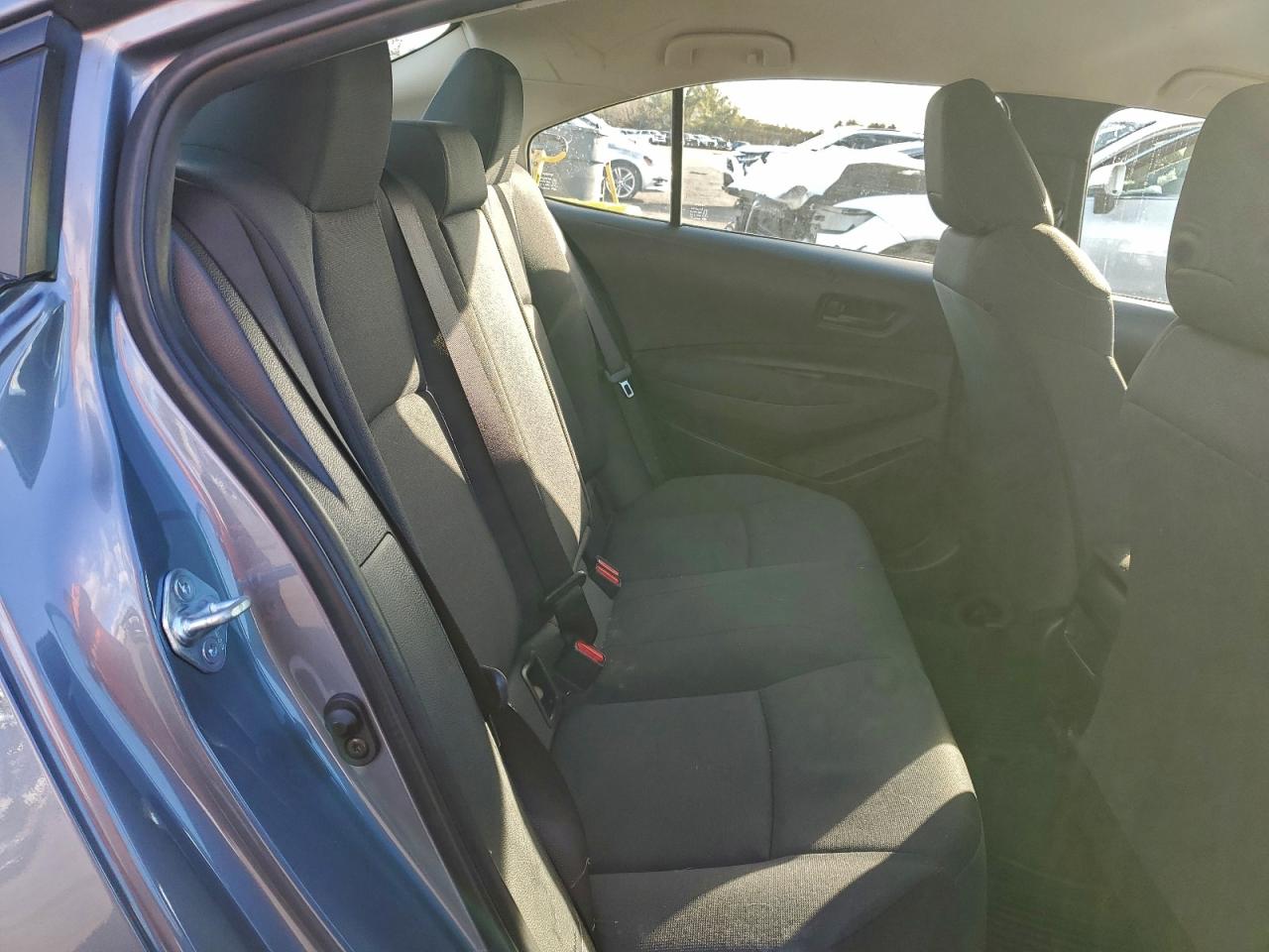 2022 TOYOTA COROLLA LE photo 10