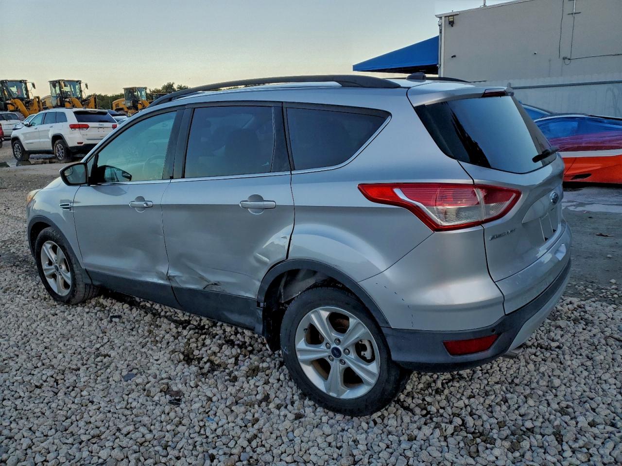 2016 FORD ESCAPE SE photo 2