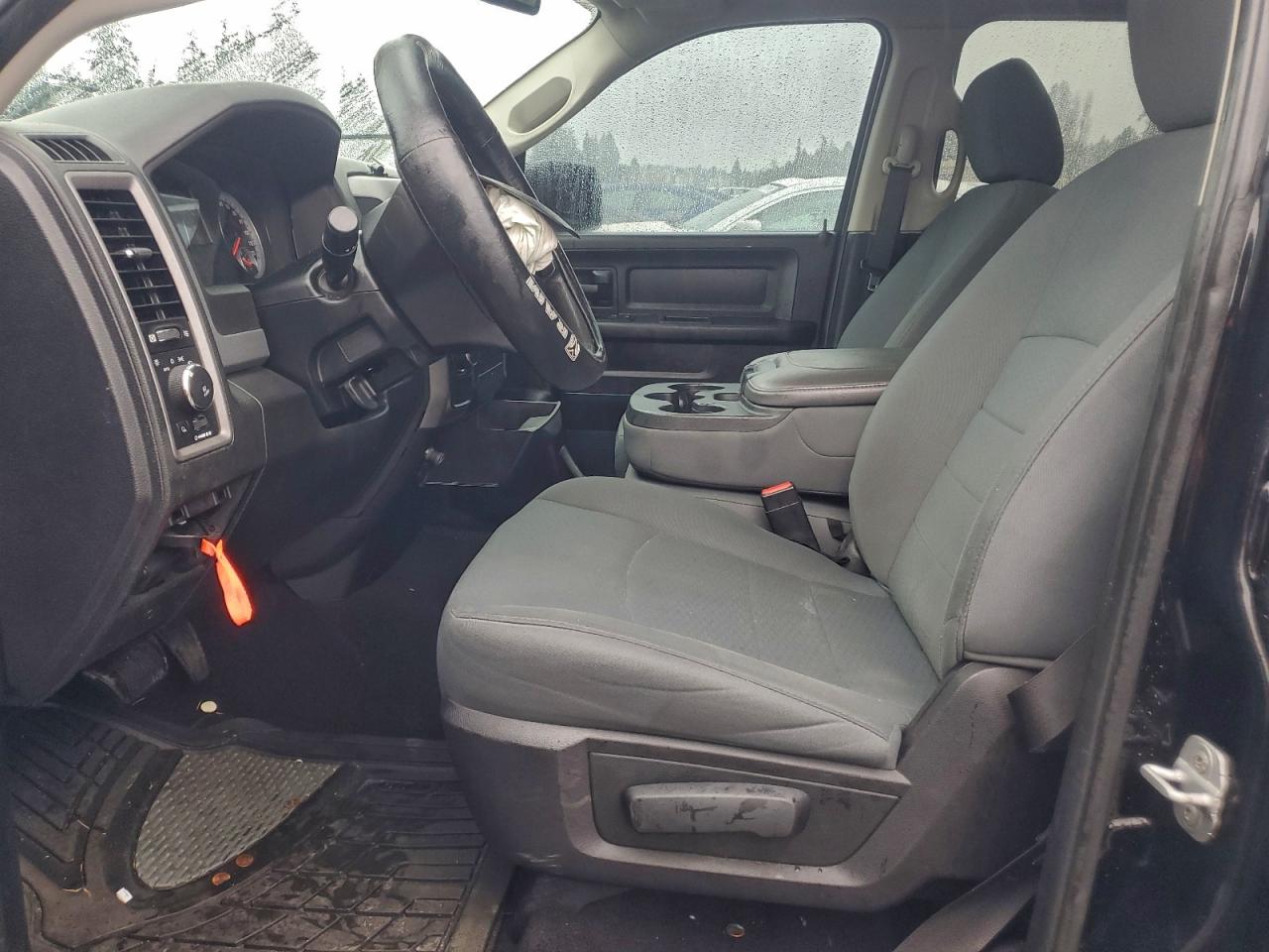 2014 RAM 1500 ST photo 7