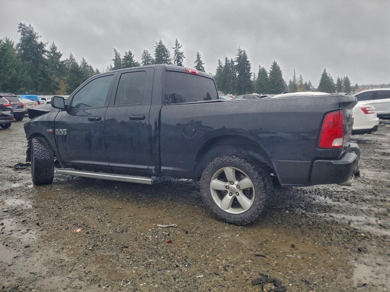 2014 RAM 1500 ST photo 2