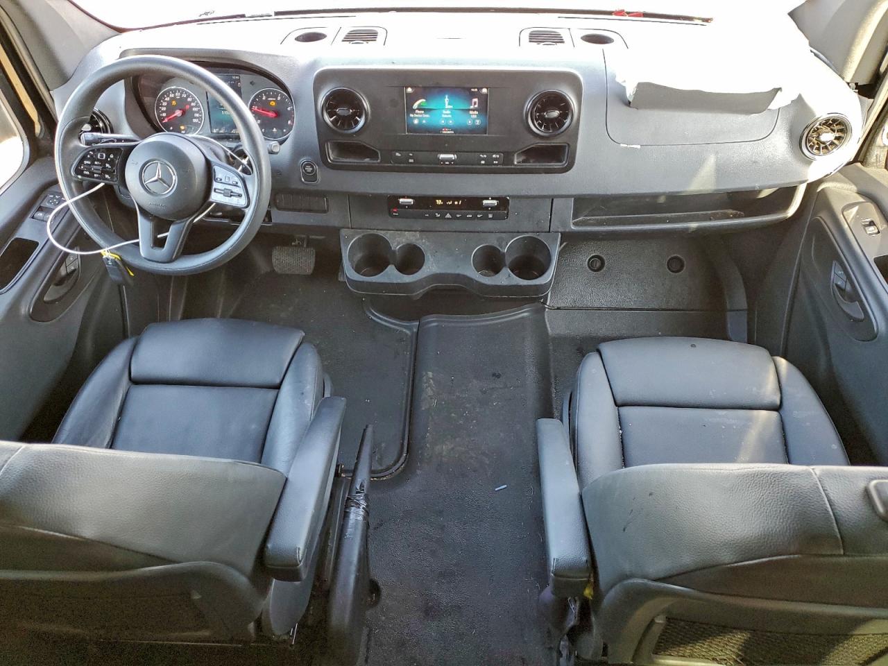 2024 MERCEDES-BENZ SPRINTER 2500 photo 8