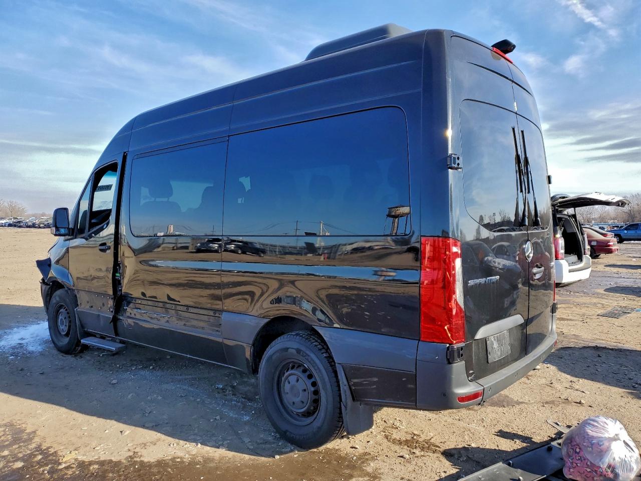 2024 MERCEDES-BENZ SPRINTER 2500 photo 2