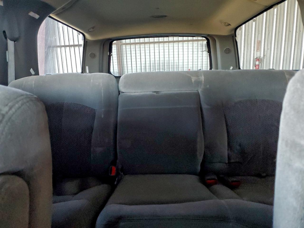 2002 CHEVROLET SUBURBAN C1500 photo 10