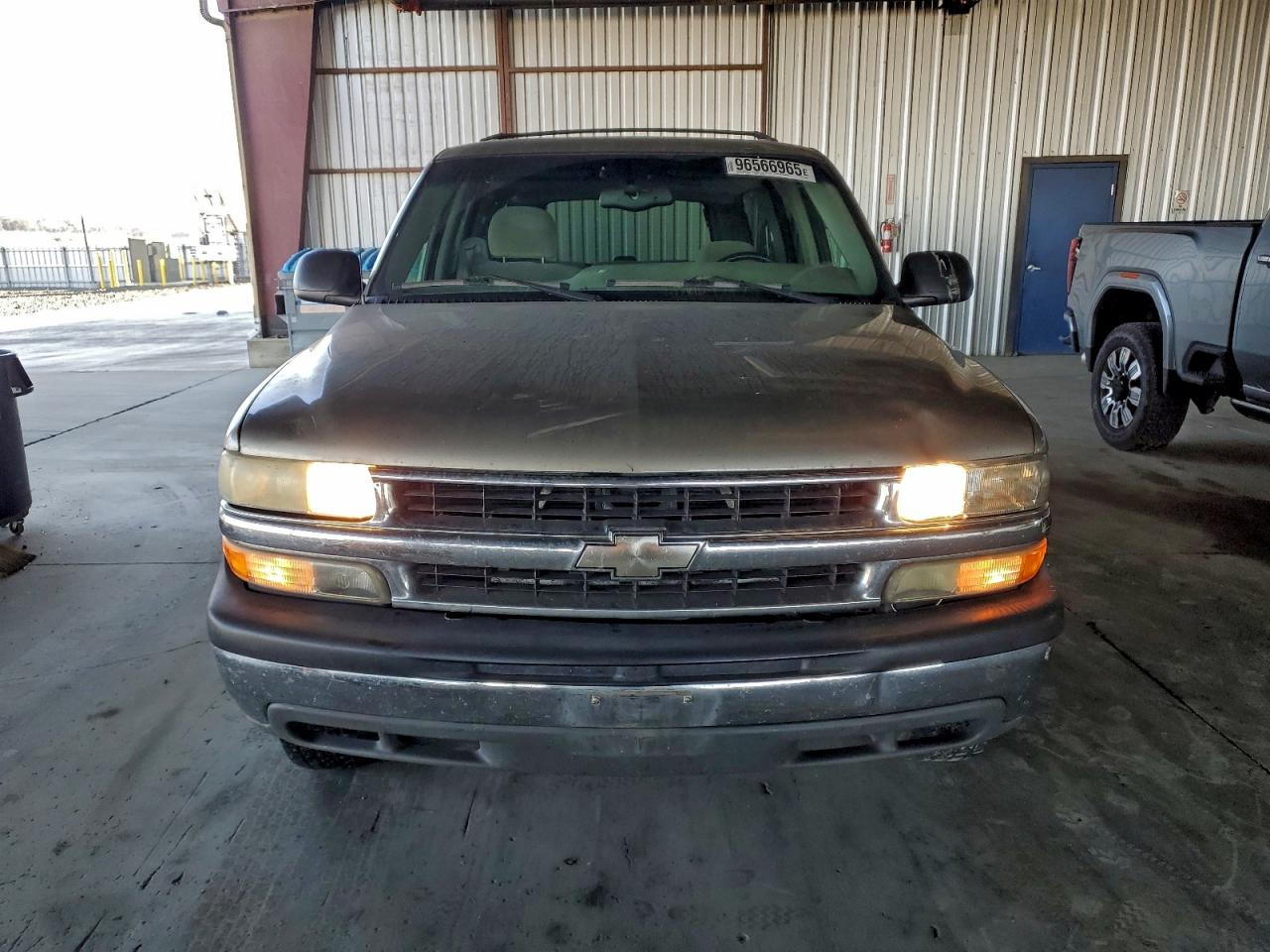 2002 CHEVROLET SUBURBAN C1500 photo 5
