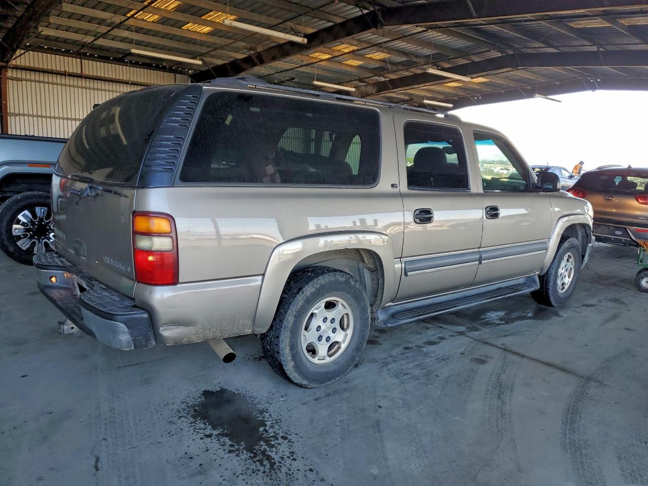 2002 CHEVROLET SUBURBAN C1500 photo 3