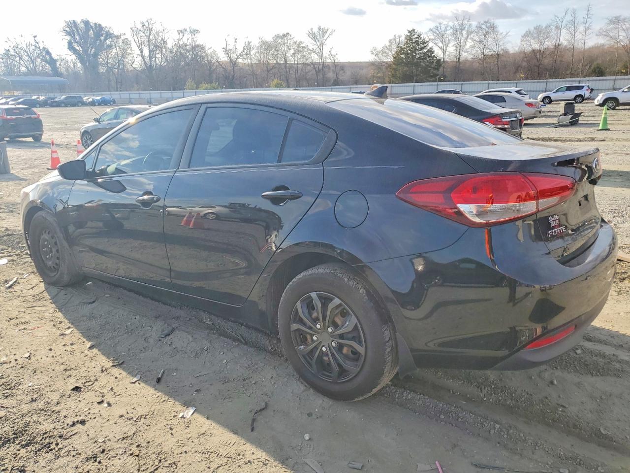 2018 KIA FORTE LX photo 2