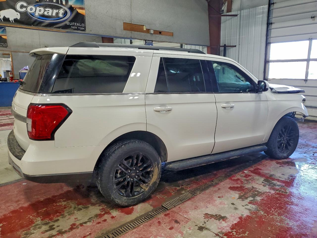 2024 FORD EXPEDITION XLT photo 3