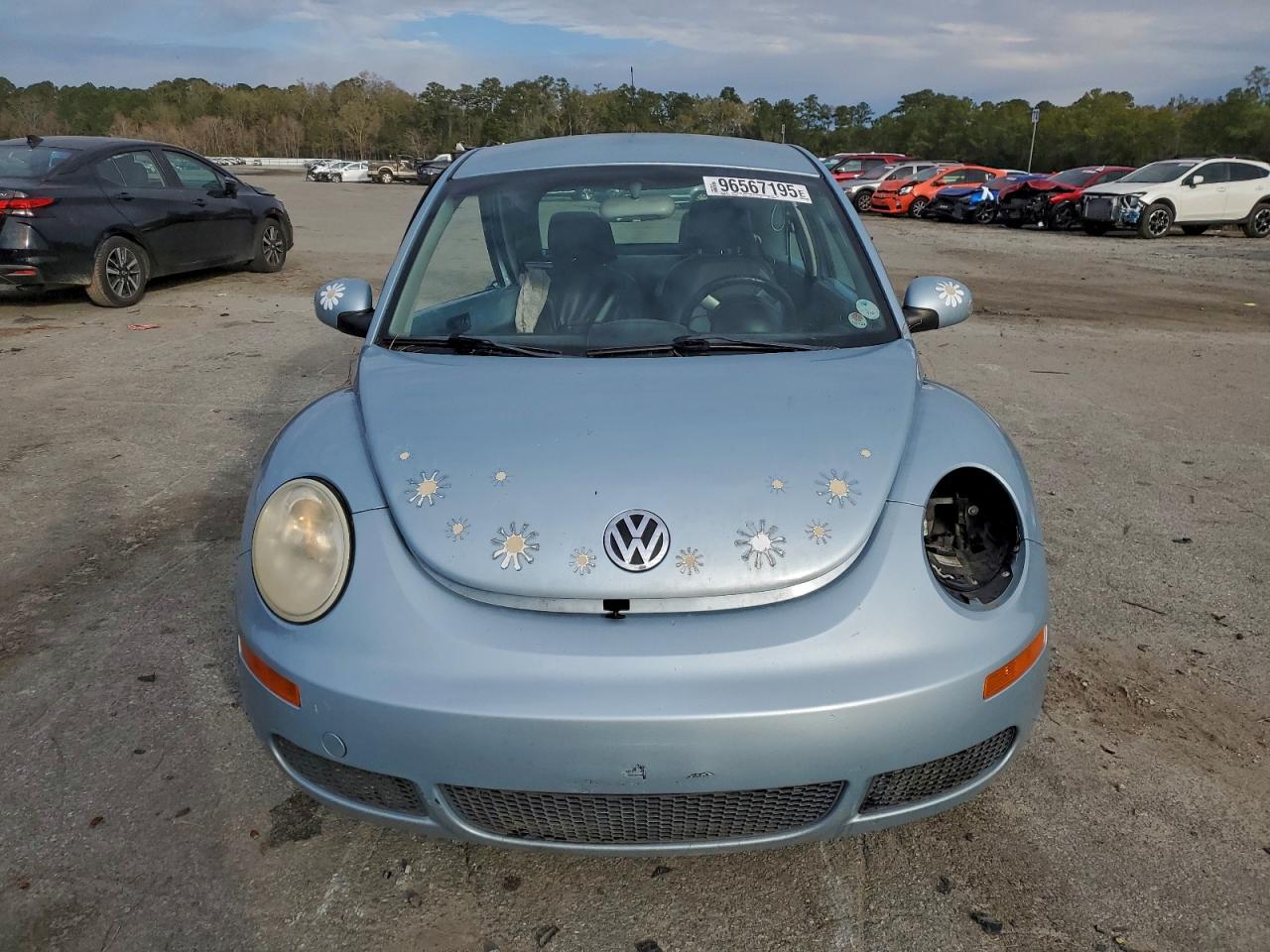 2009 VOLKSWAGEN NEW BEETLE S photo 5