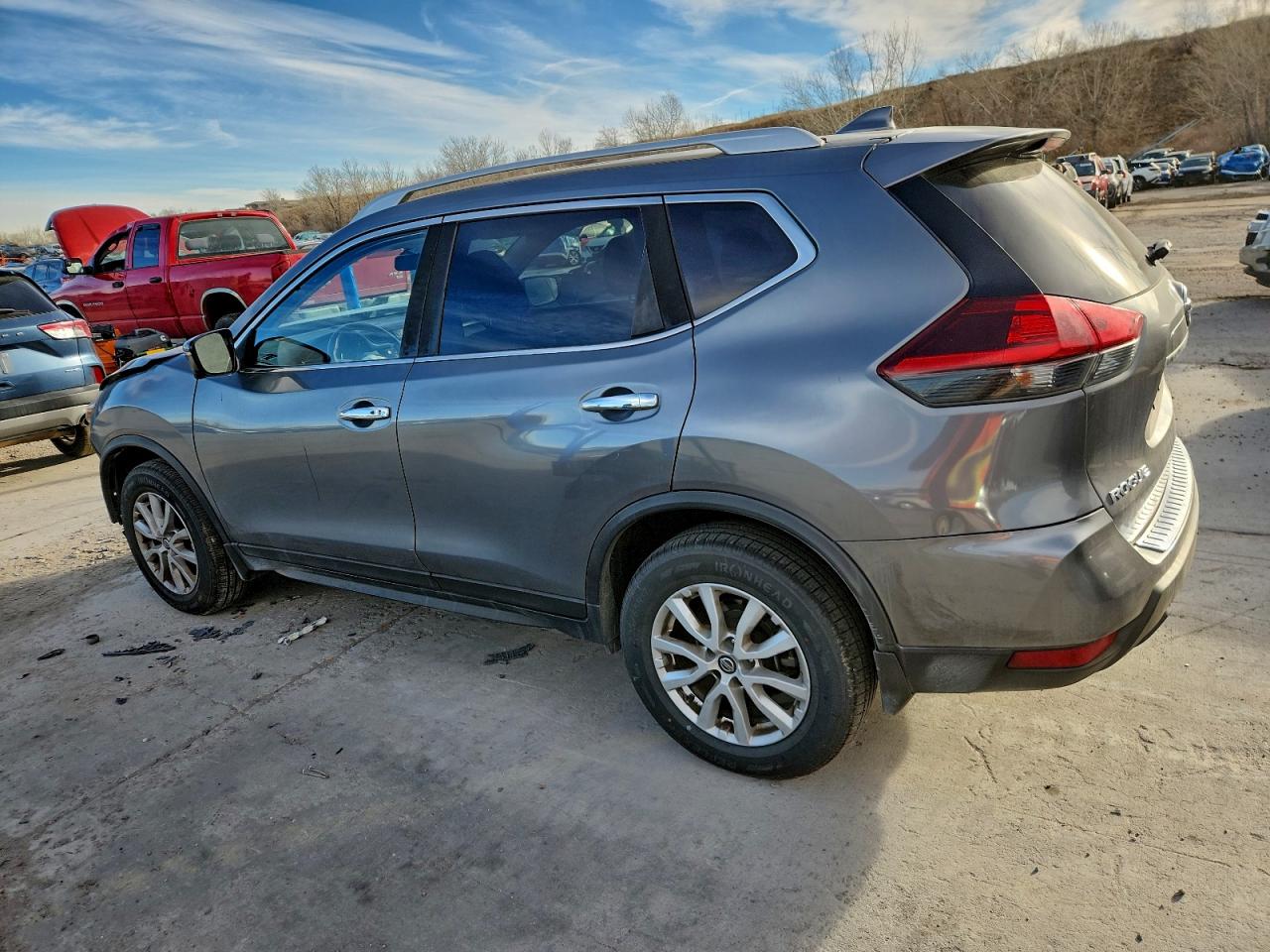 2018 NISSAN ROGUE S photo 2