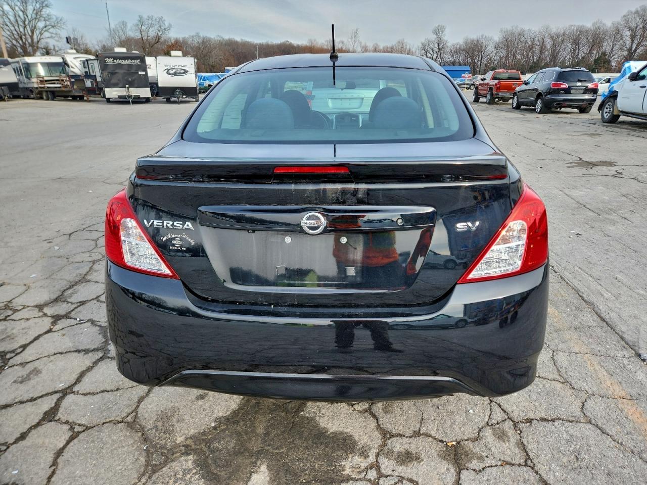 2019 NISSAN VERSA S photo 6