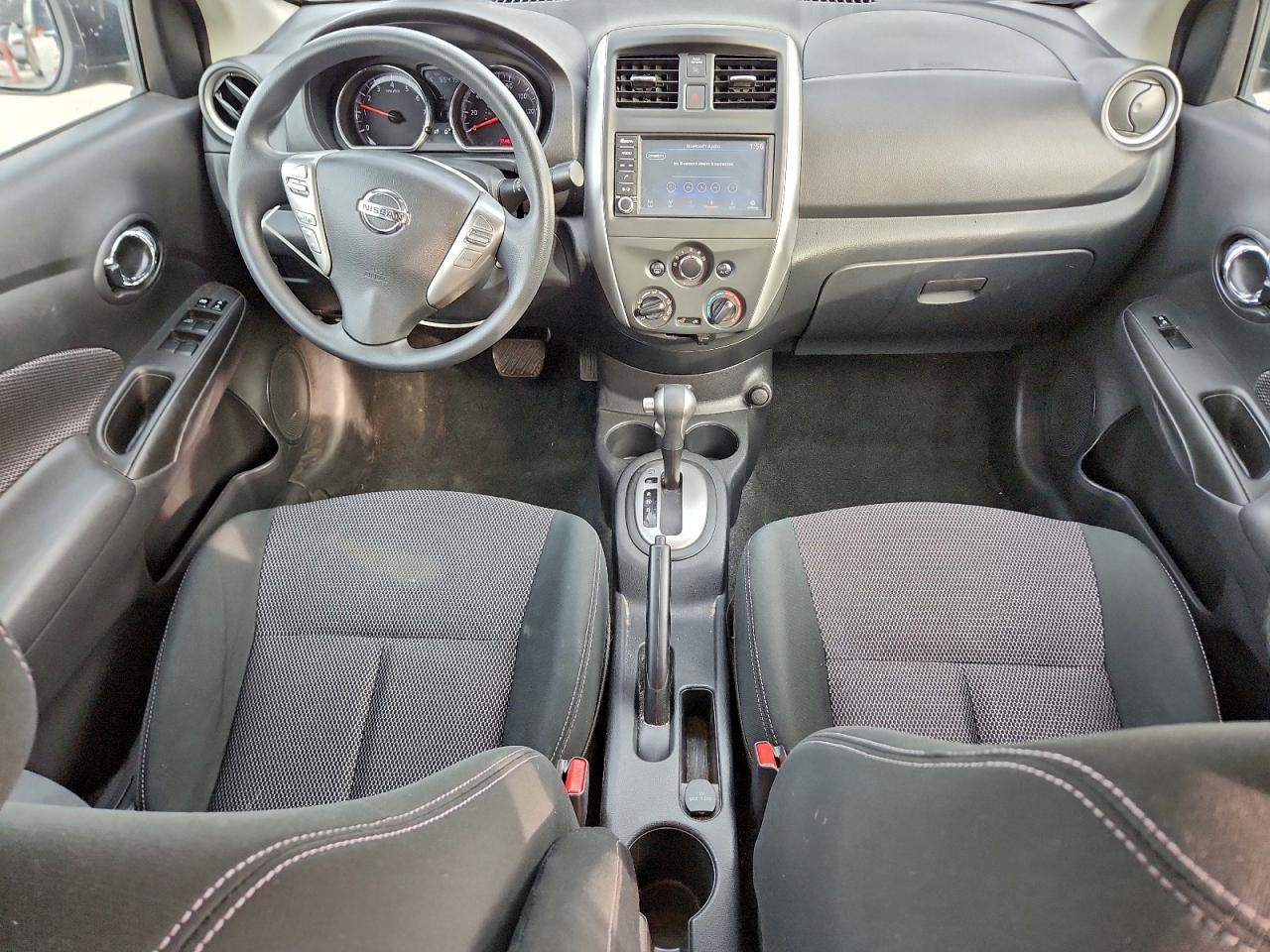 2019 NISSAN VERSA S photo 8