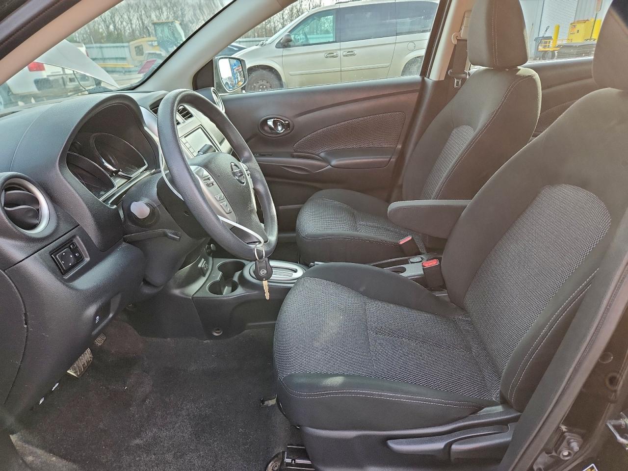 2019 NISSAN VERSA S photo 7