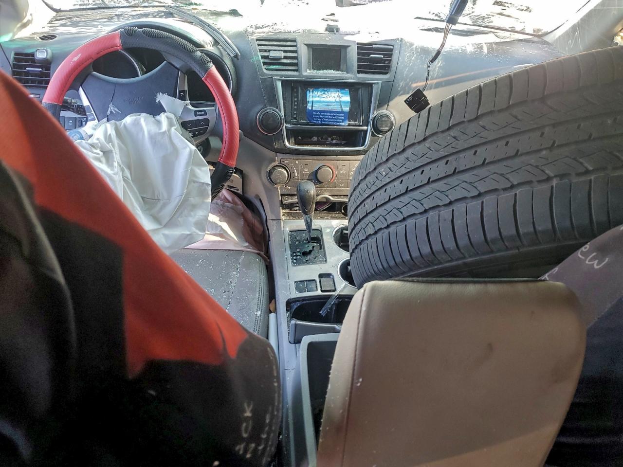 2013 TOYOTA HIGHLANDER BASE photo 8