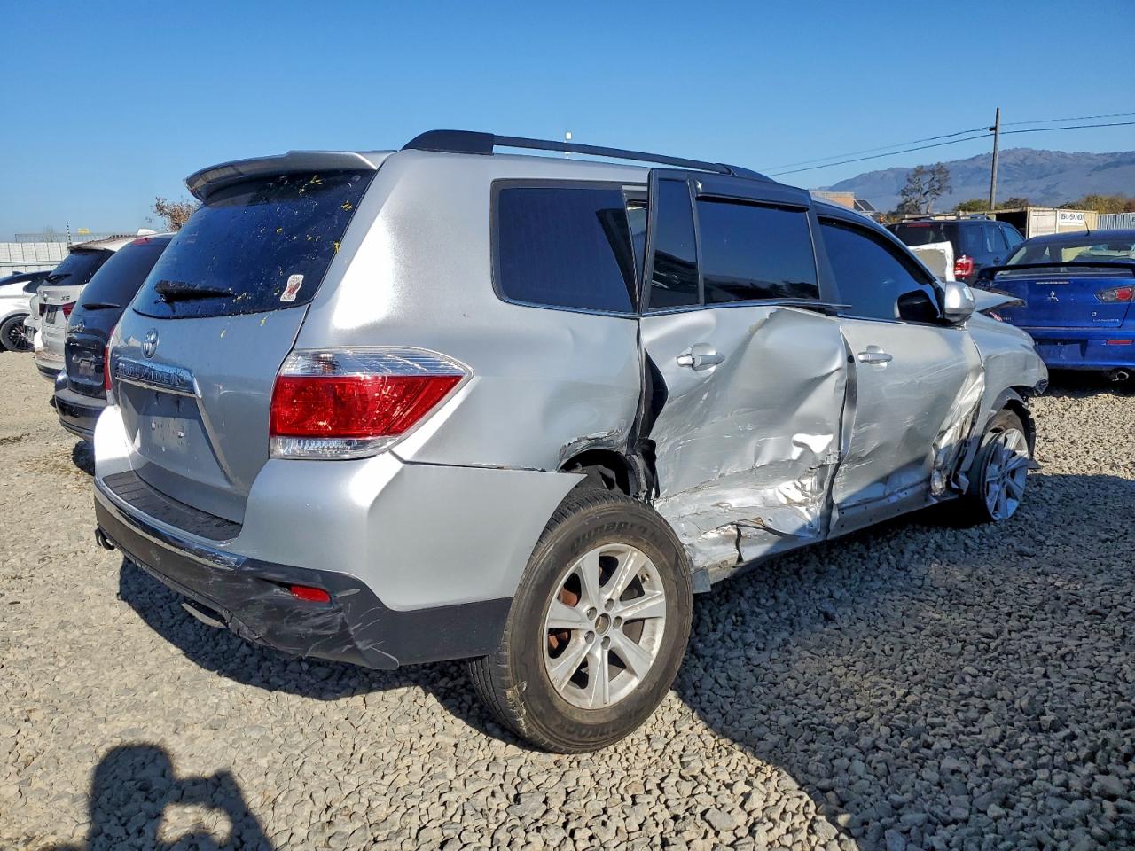 2013 TOYOTA HIGHLANDER BASE photo 3