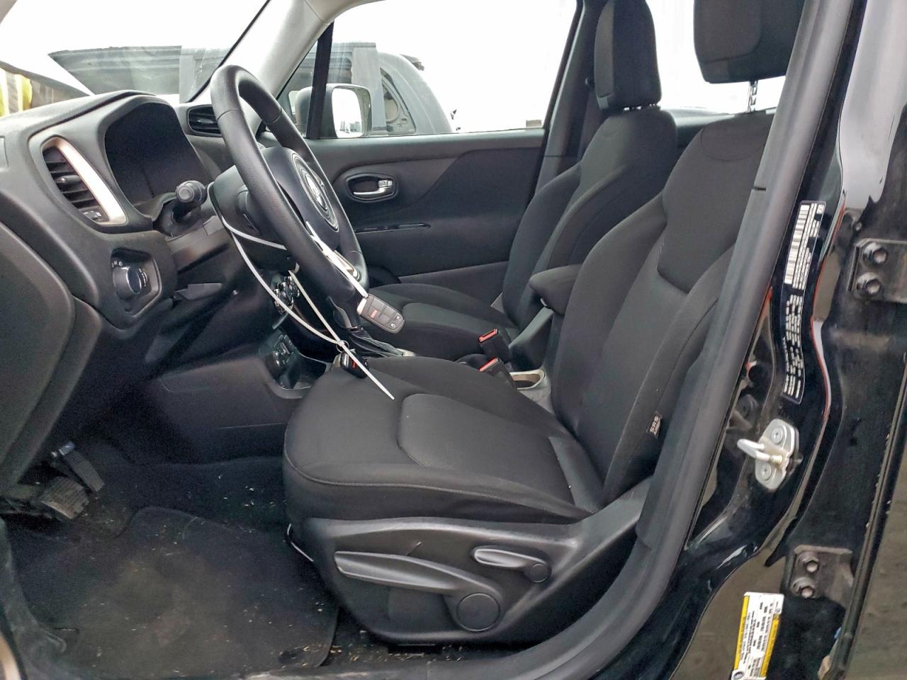 2017 JEEP RENEGADE SPORT photo 7