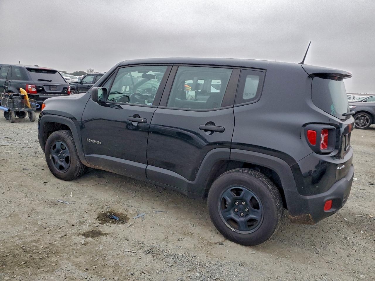 2017 JEEP RENEGADE SPORT photo 2