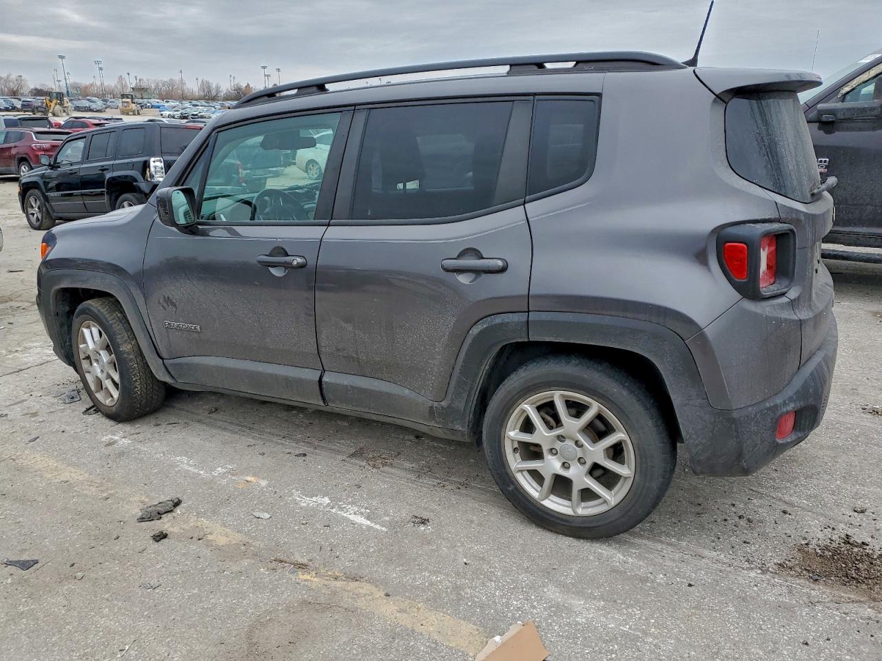 2019 JEEP RENEGADE LATITUDE photo 2