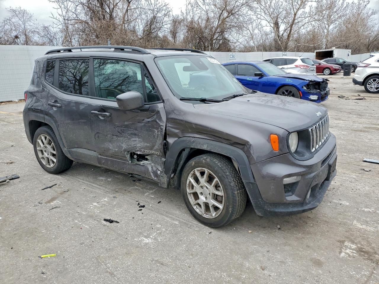 2019 JEEP RENEGADE LATITUDE photo 4