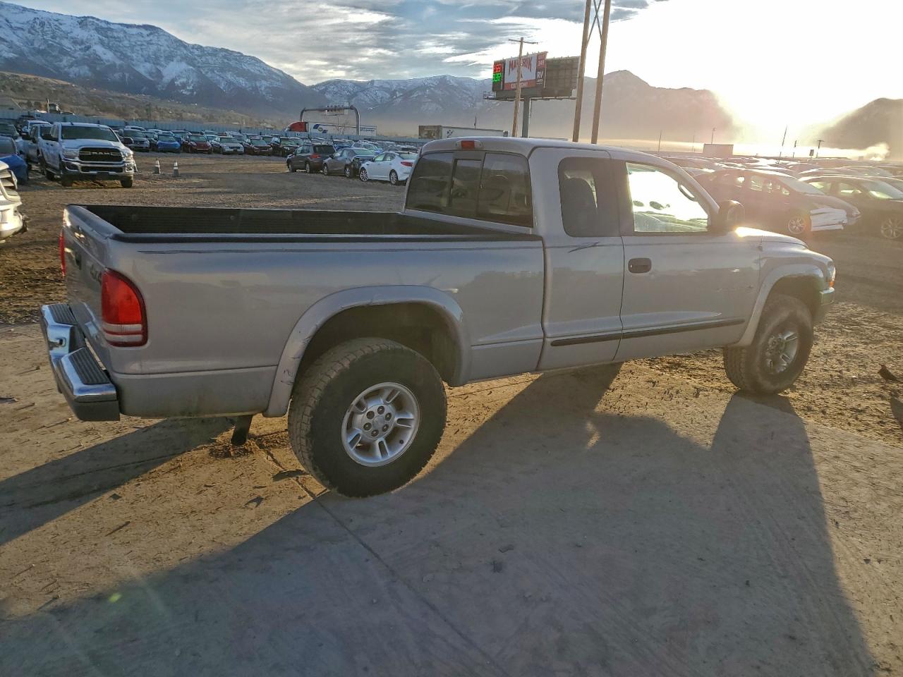 1999 DODGE DAKOTA photo 3