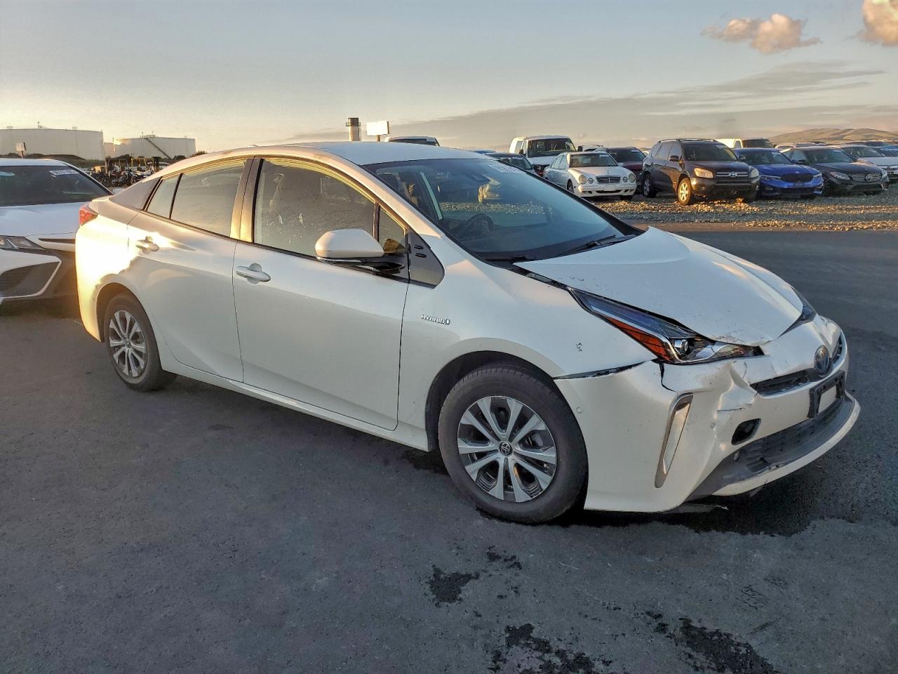 2019 TOYOTA PRIUS photo 10