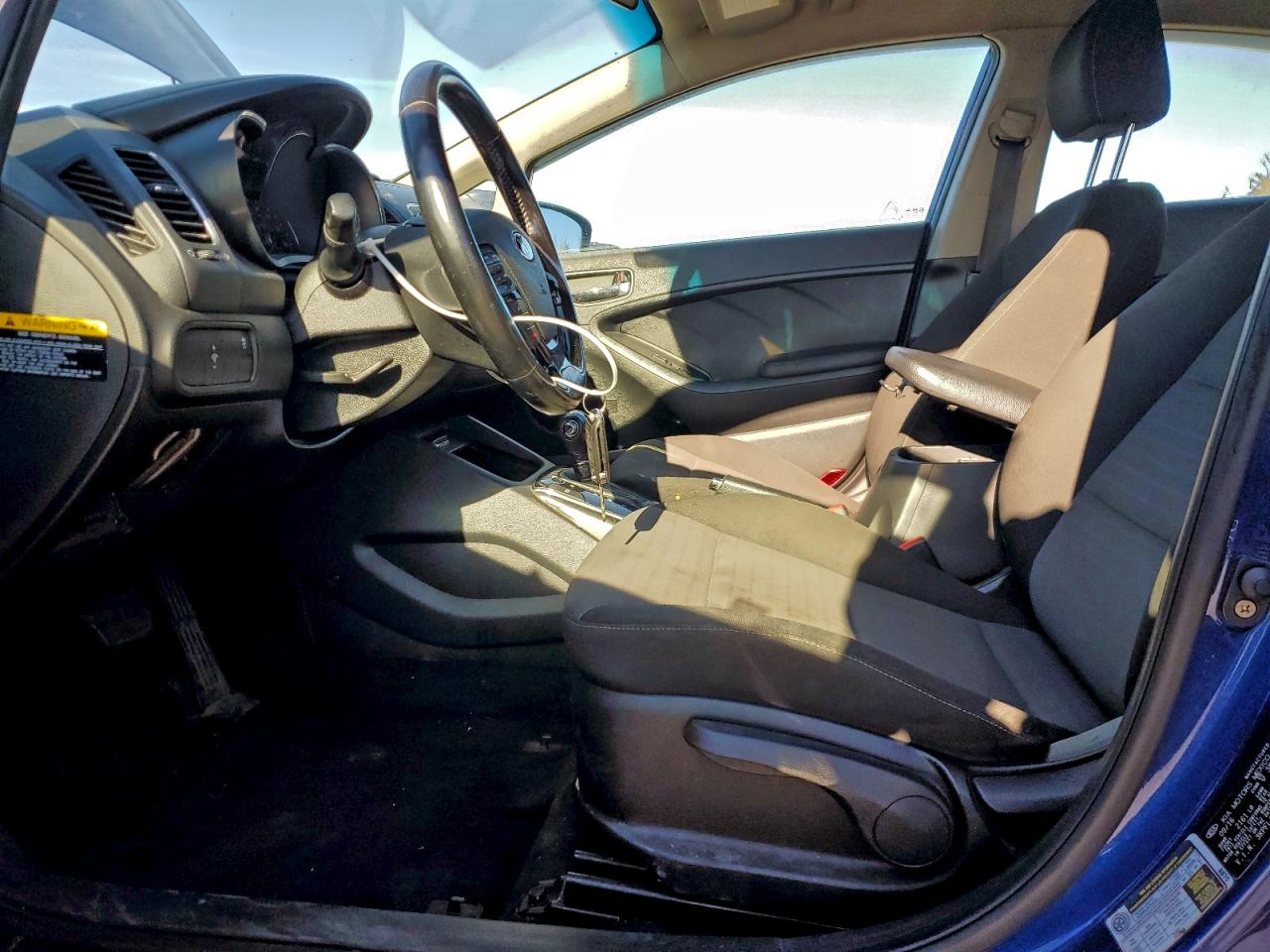 2017 KIA FORTE LX photo 7
