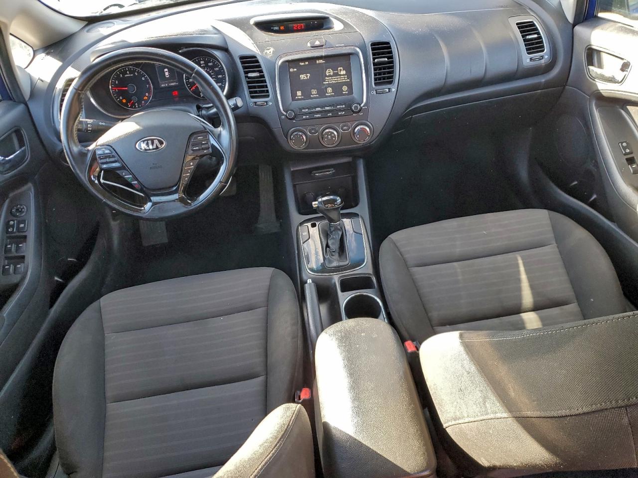 2017 KIA FORTE LX photo 8