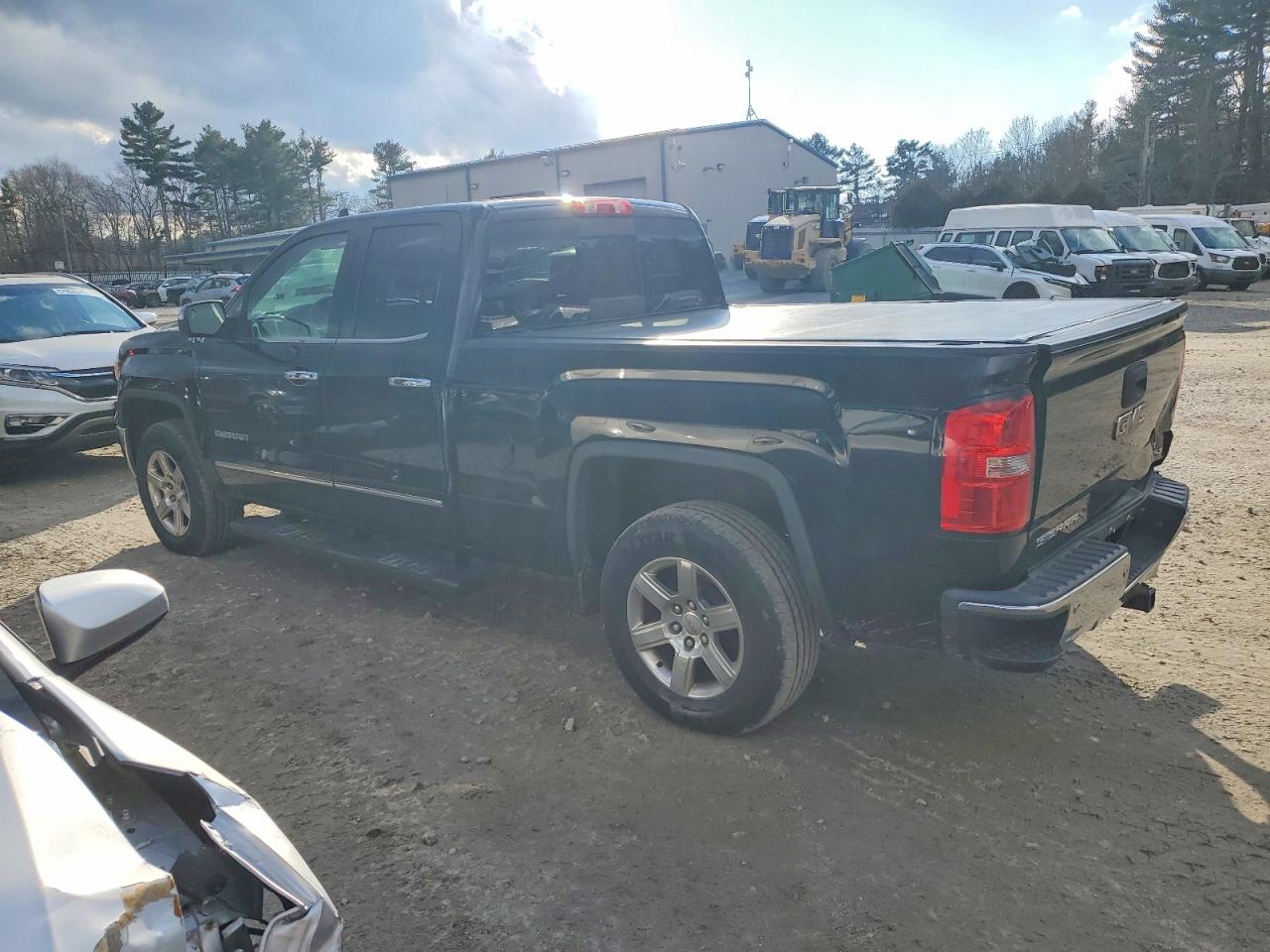 2015 GMC SIERRA K1500 SLT photo 2