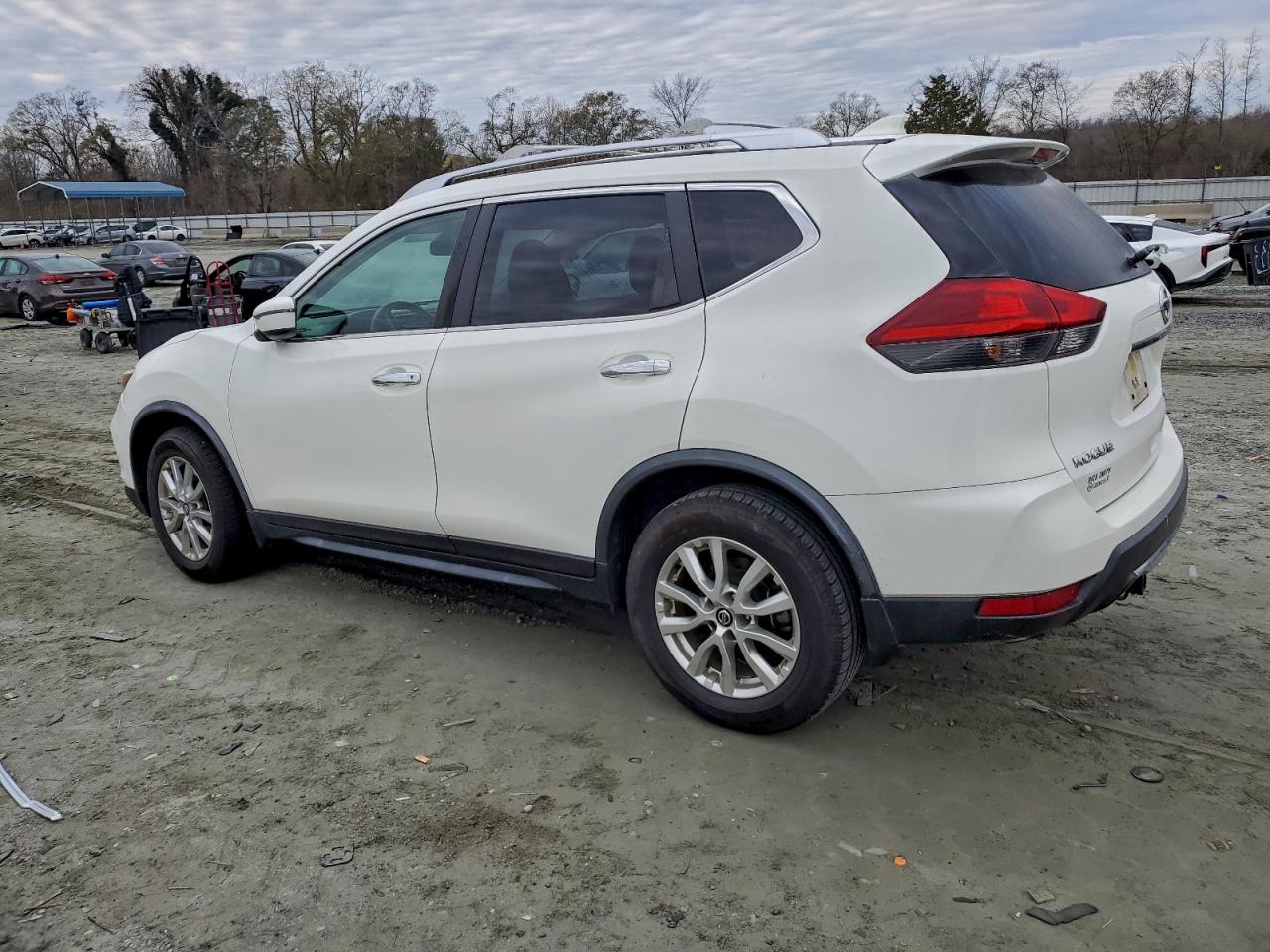 2020 NISSAN ROGUE S photo 4