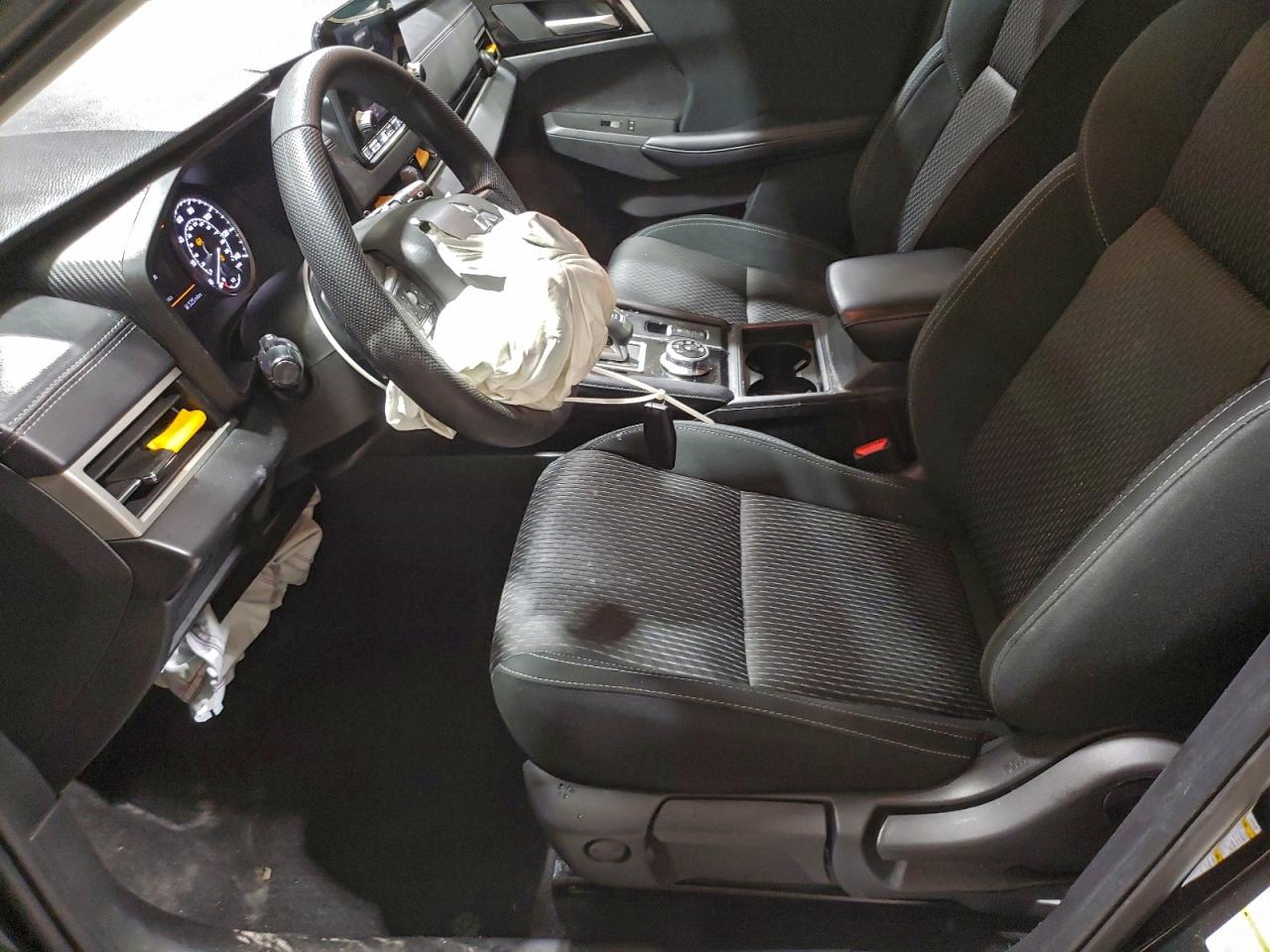 2024 MITSUBISHI OUTLANDER ES photo 7