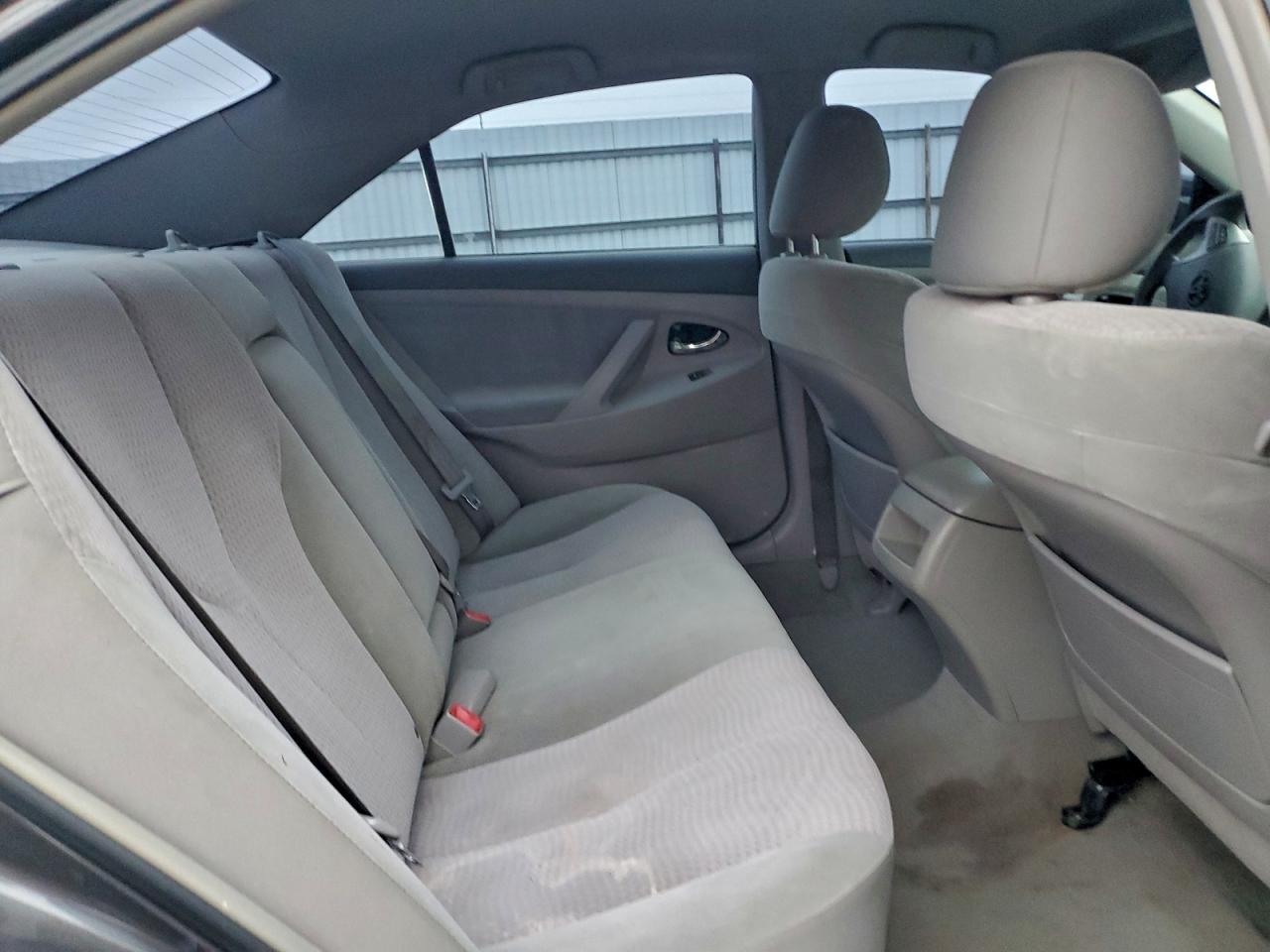 2011 TOYOTA CAMRY BASE photo 19