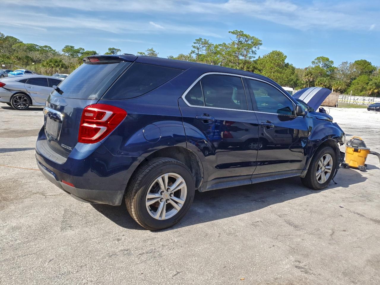 2016 CHEVROLET EQUINOX LS photo 3