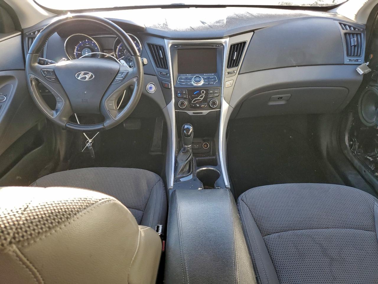 2013 HYUNDAI SONATA SE photo 8