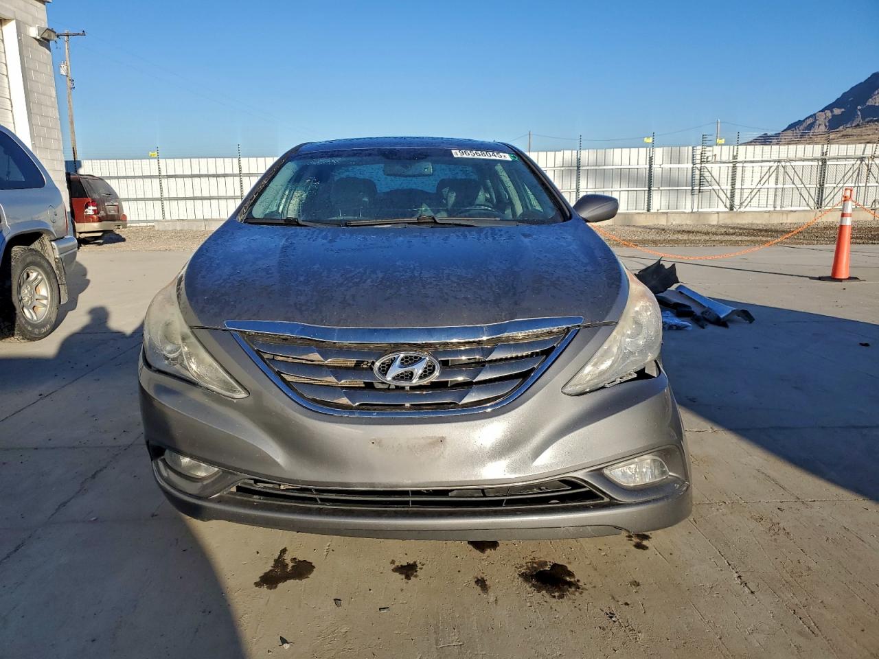 2013 HYUNDAI SONATA SE photo 5