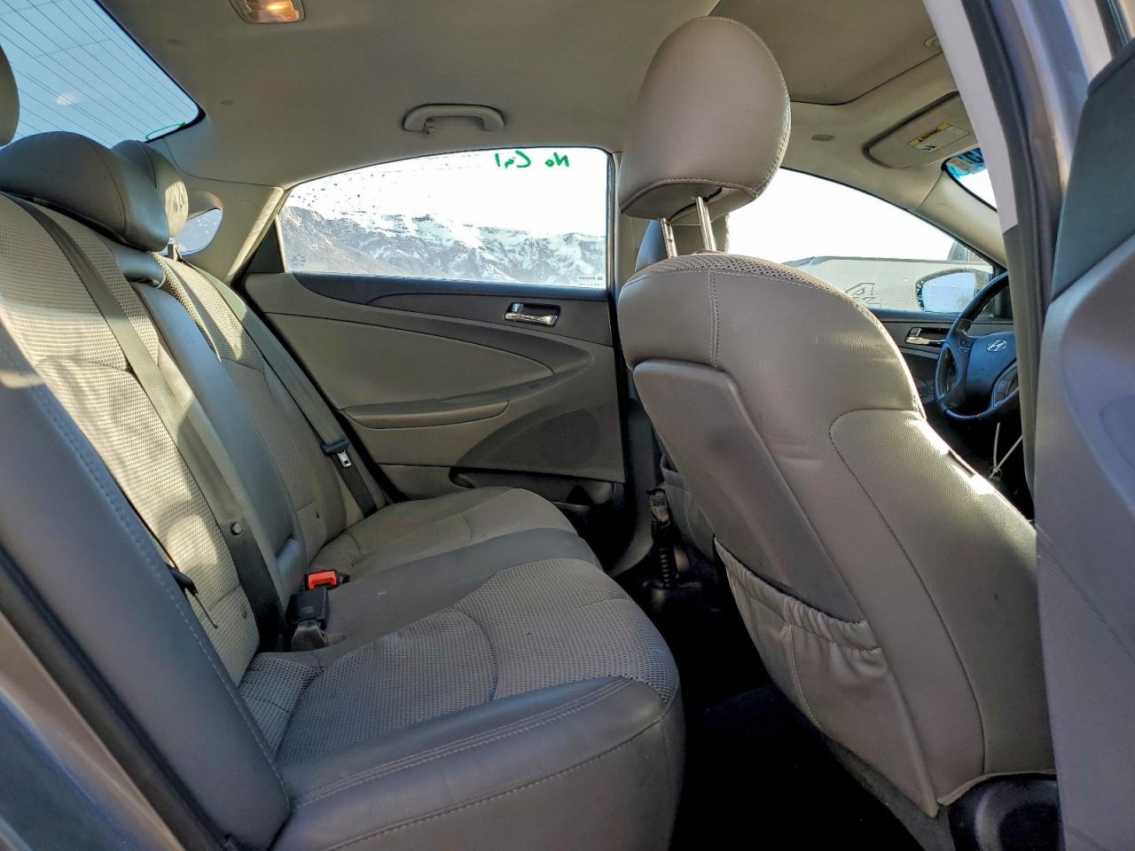 2013 HYUNDAI SONATA SE photo 10