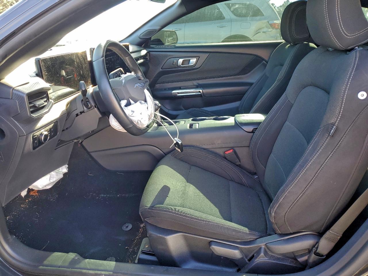 2024 FORD MUSTANG photo 7