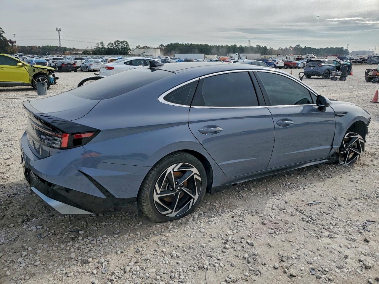 2024 HYUNDAI SONATA SEL photo 3