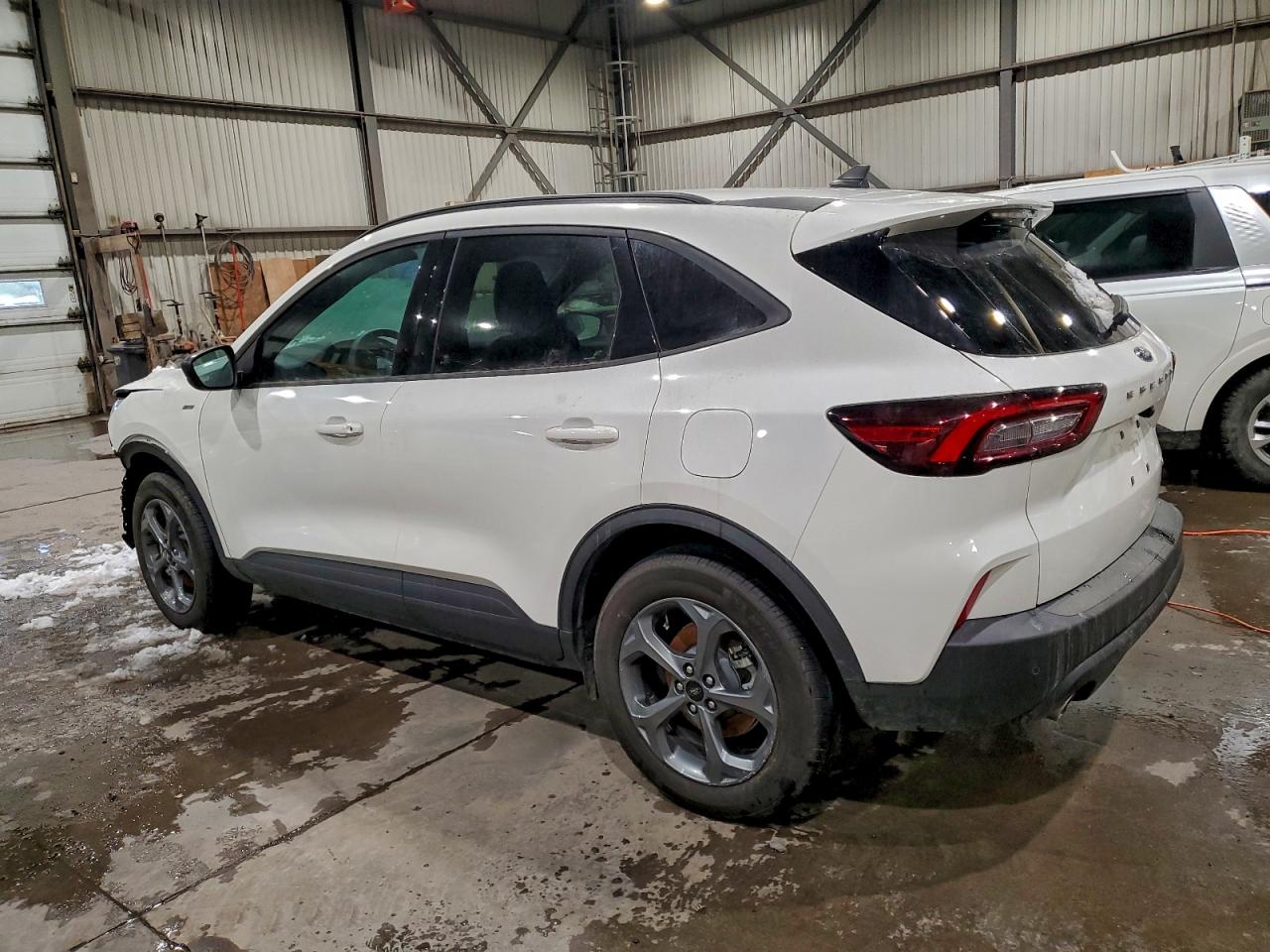 2025 FORD ESCAPE ST LINE photo 2