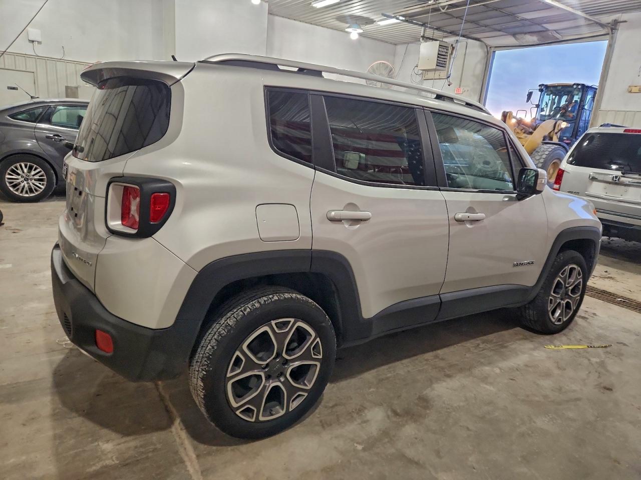 2015 JEEP RENEGADE LIMITED photo 5