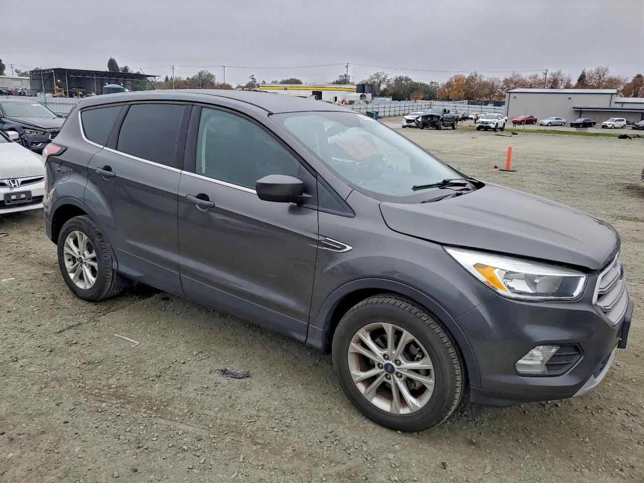 2017 FORD ESCAPE SE photo 4