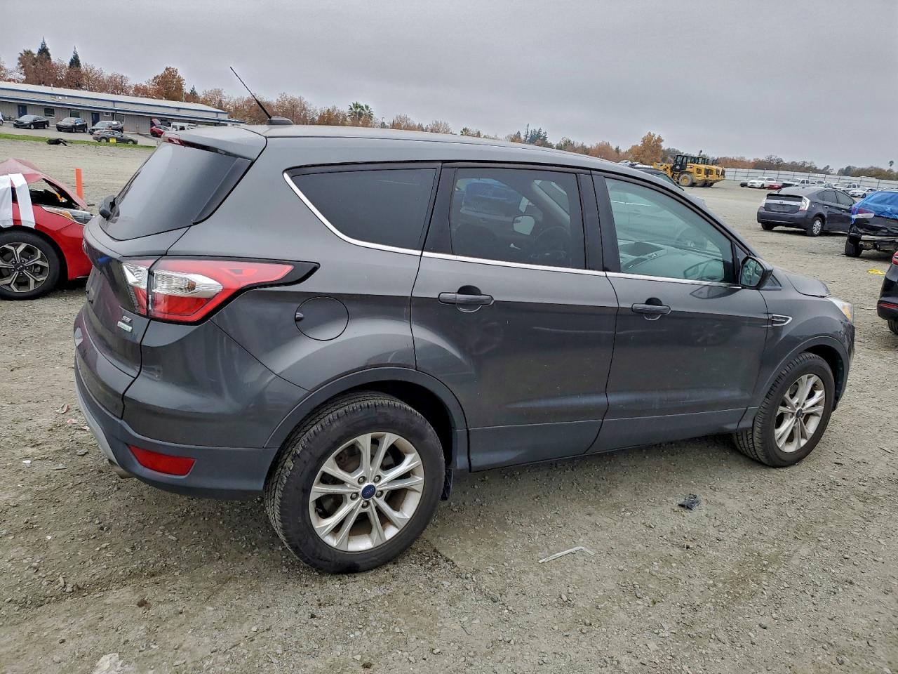 2017 FORD ESCAPE SE photo 3