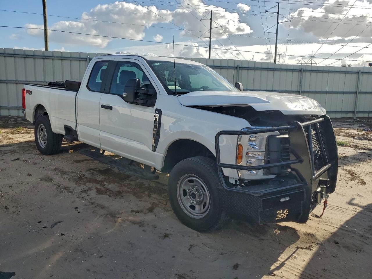 2025 FORD F350 SUPER DUTY photo 4