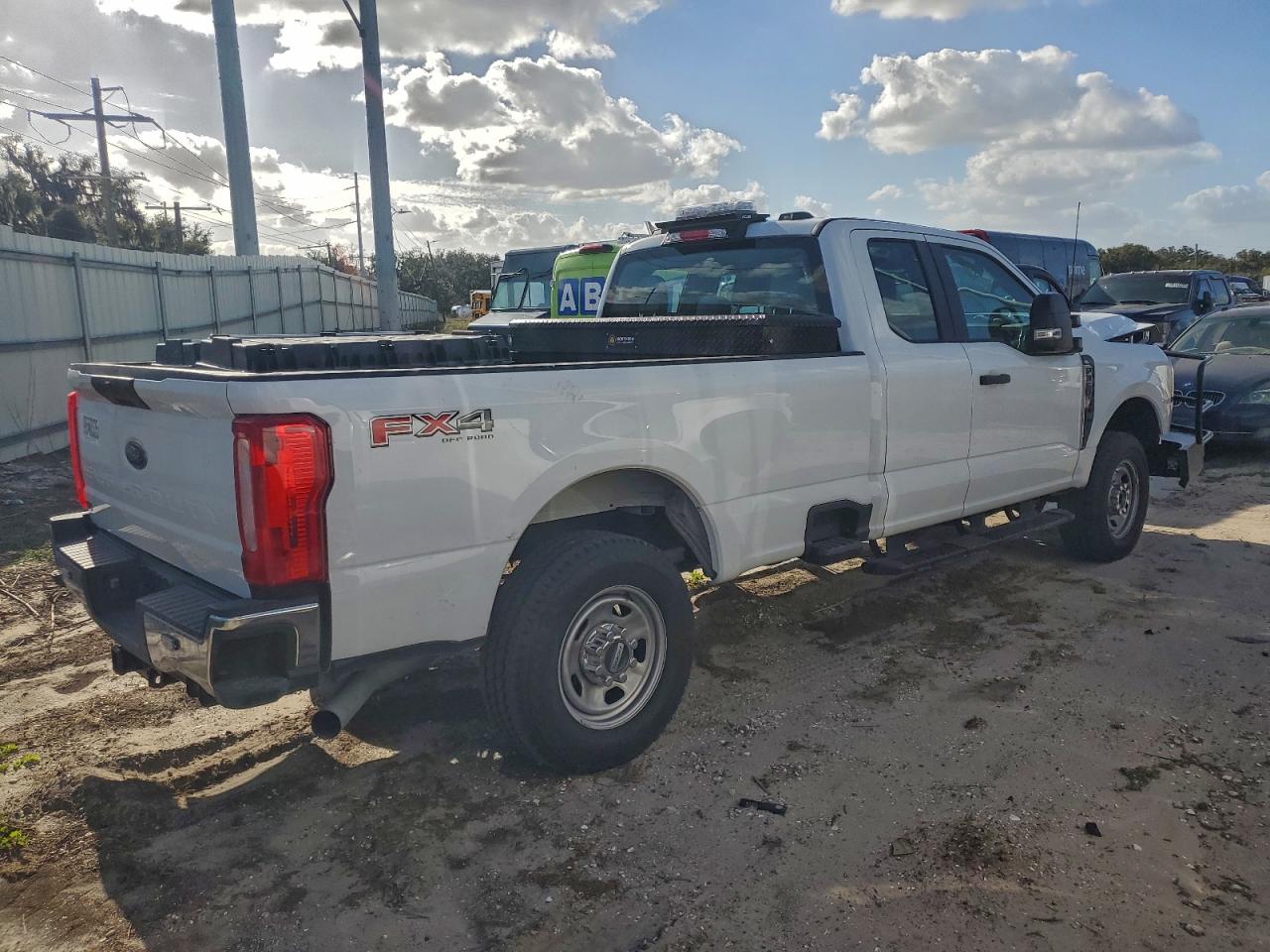 2025 FORD F350 SUPER DUTY photo 3