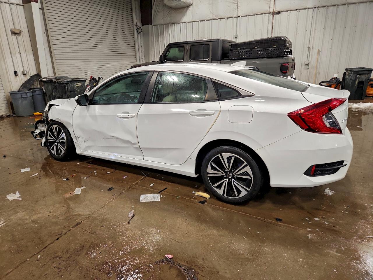 2016 HONDA CIVIC EX photo 2
