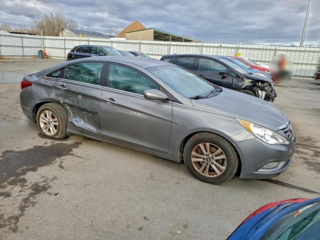 2013 HYUNDAI SONATA GLS photo 4